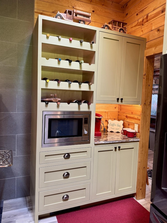 812 Levitch Rd, Newport, WA 99156 - view of pantry
