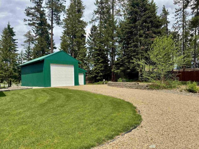812 Levitch Rd, Newport, WA 99156 - detached garage with driveway