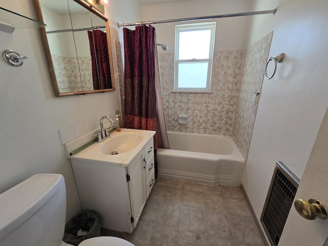 405 S Coeur Dalene St Unit 11, Spokane, WA 99201 - bathroom with toilet, vanity, shower / tub combo, and tile patterned flooring