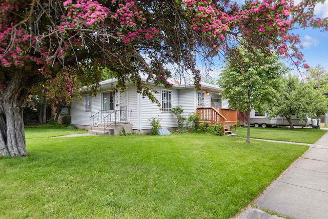 2029 E Sharp Ave, Spokane, WA 99202 - view of front of property with a front yard
