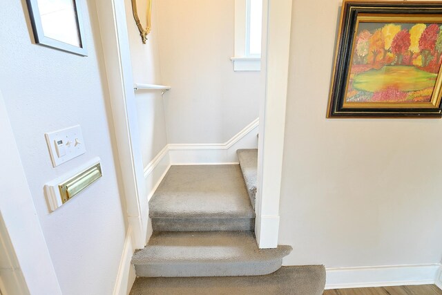1327 N Howard St, Spokane, WA 99201 - view of stairs