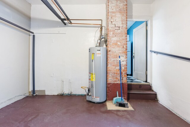 106 E 29th Avenue Corner Of 29Th & Tekoa - Entry & Garage On Tekoa, Spokane, WA 99203 - utilities with gas water heater