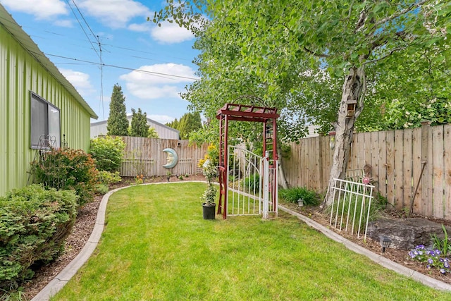 4022 E 25th Ave, Spokane, WA 99223 - view of yard