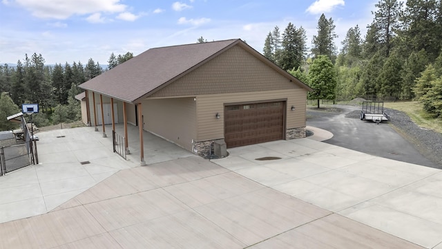 16510 N Brannon Ln, Spokane, WA 99208 - garage featuring driveway