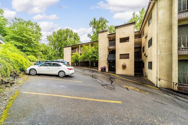 707 W 6th Ave Unit 41, Spokane, WA 99204 - view of uncovered parking lot
