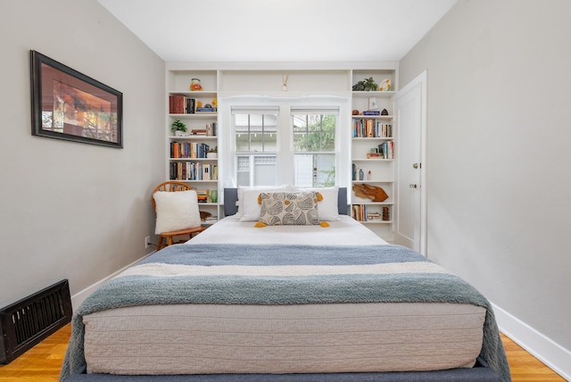 918 W 18th Ave, Spokane, WA 99203 - bedroom with light wood-style flooring and baseboards