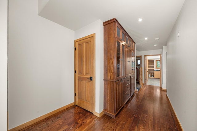 16010 W Jade Ln, Medical Lake, WA 99022 - corridor featuring dark wood-type flooring, baseboards, and recessed lighting