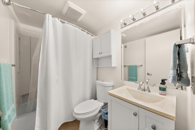 3815 E 19th Ave, Spokane, WA 99223 - full bath with toilet, vanity, and shower / bath combo with shower curtain