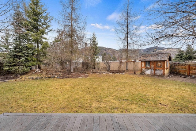 220 W Evergreen Dr, Kettle Falls, WA 99141 - view of yard featuring a deck