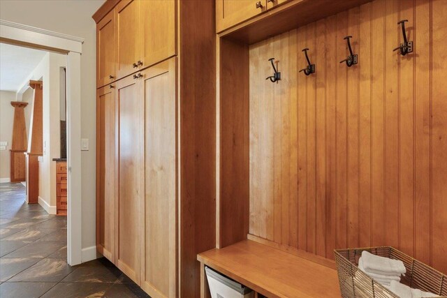 3311 E Chisholm Ln, Spokane, WA 99223 - mudroom with baseboards