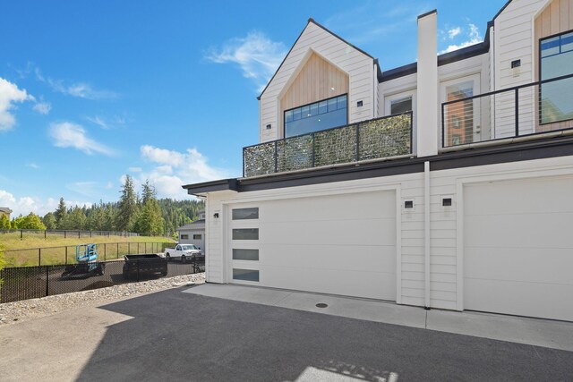 2418 N Atlas Rd, Coeur D Alene, ID 83814 - garage with driveway