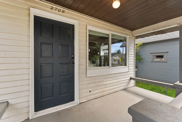 2708 W Boone Ave, Spokane, WA 99201 - entrance to property with a porch