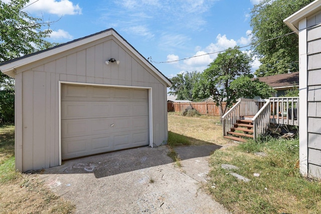 2512 E Rowan Ave, Spokane, WA 99217 - detached garage with driveway