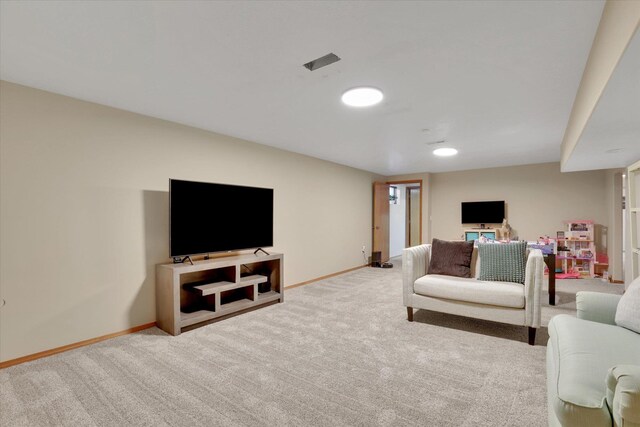 10102 N Comanche Dr, Spokane, WA 99208 - carpeted living room with baseboards