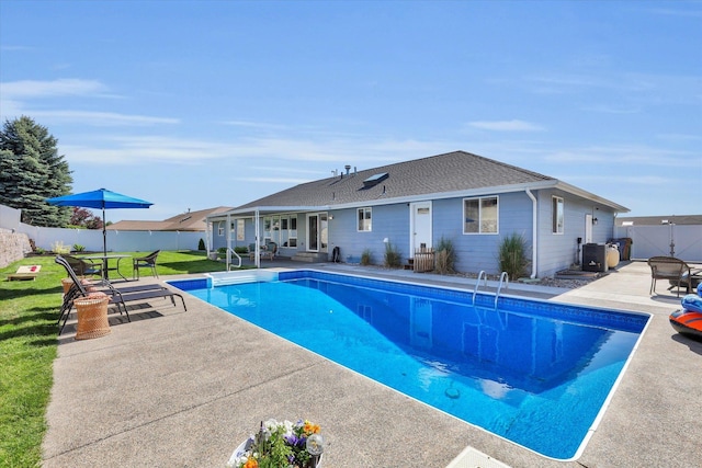 10102 N Comanche Dr, Spokane, WA 99208 - view of swimming pool featuring a patio