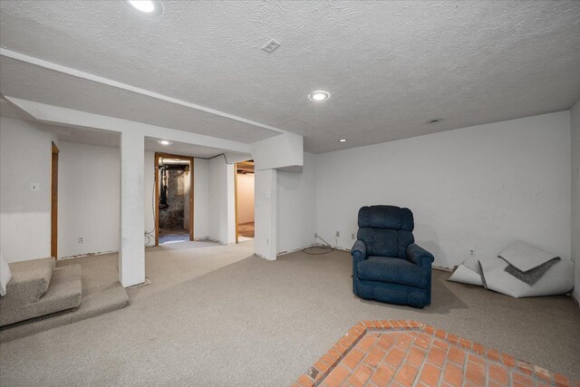 617 W Carlisle Ave, Spokane, WA 99205 - unfurnished room featuring carpet, recessed lighting, and a textured ceiling