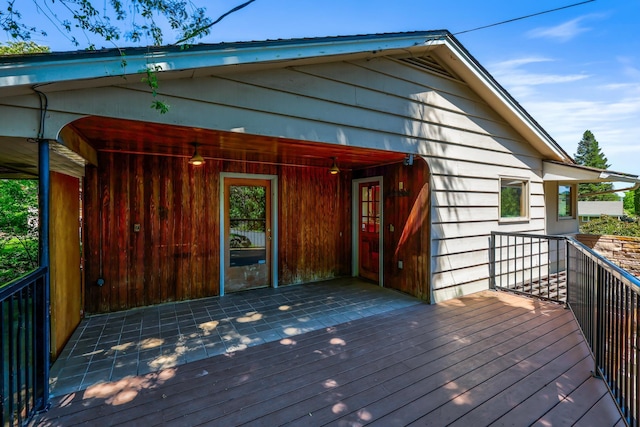 10401 N College Cir, Spokane, WA 99218 - view of wooden terrace