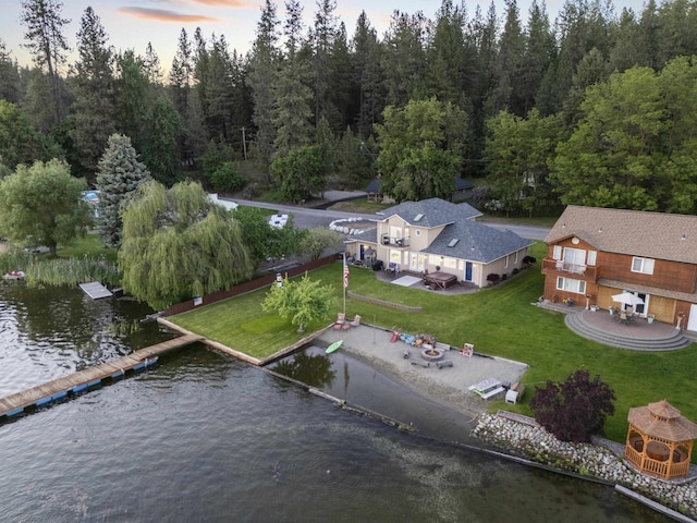 12621 N E Newman Lake Dr, Newman Lake, WA 99025 - aerial view of property and surrounding area featuring a nearby body of water and a forest