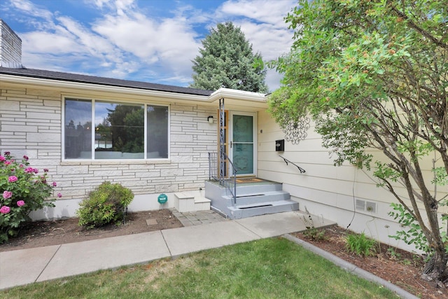 2651 E 35th Ave, Spokane, WA 99223 - entrance to property with stone siding