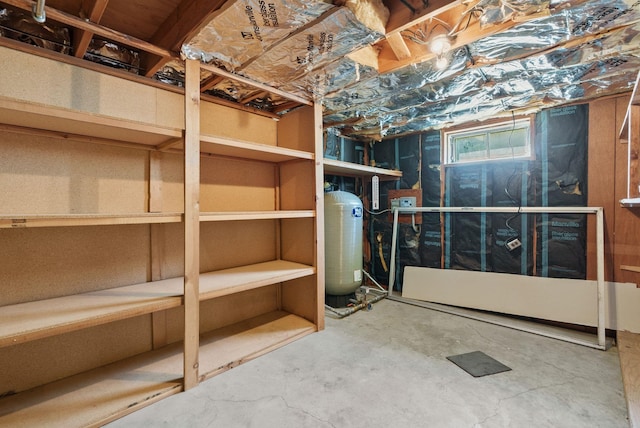 11132 S Silver Lake Rd, Medical Lake, WA 99022 - below grade area featuring a water pressure tank