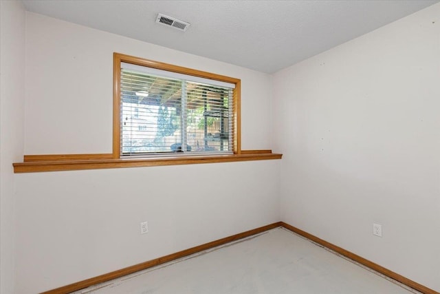 4227 E 38th Ave, Spokane, WA 99223 - spare room with baseboards
