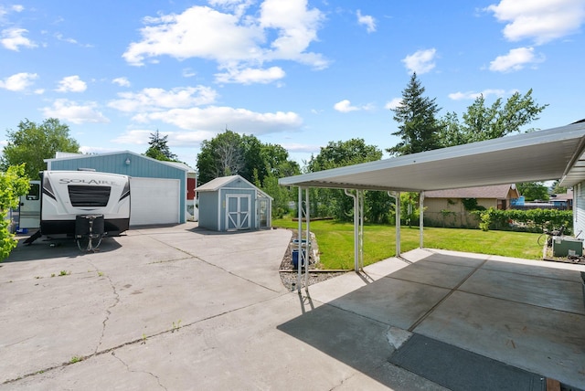 814 N Mamer Rd, Spokane Valley, WA 99216 - view of patio / terrace with a detached garage