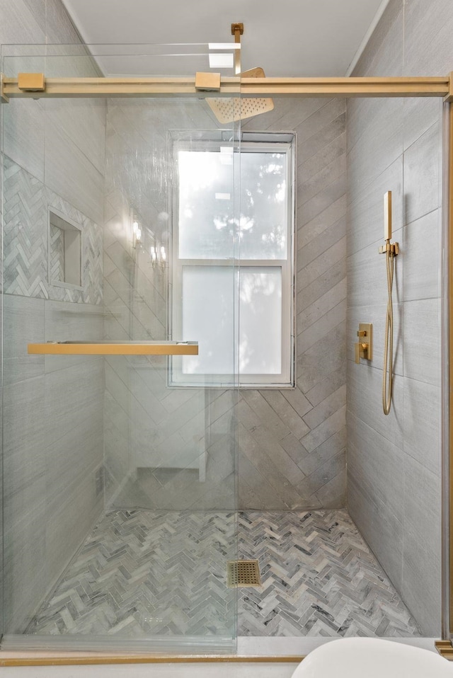 2018 E 6th Ave, Spokane, WA 99202 - full bathroom featuring a shower stall and toilet