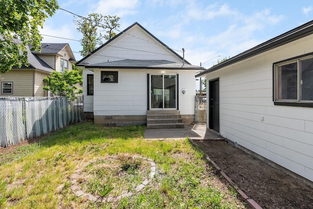 1509 N Lee St, Spokane, WA 99207 - rear view of house with entry steps