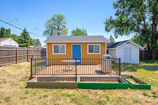 1503 E Dalton Ave, Spokane, WA 99207 - rear view of house with roof with shingles