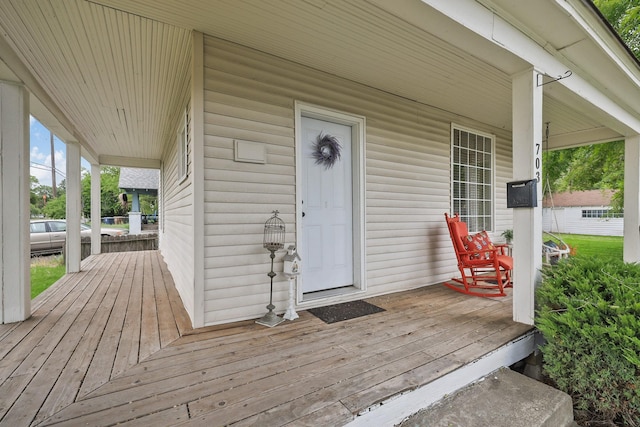 703 E Montgomery Ave, Spokane, WA 99207 - view of wooden porch