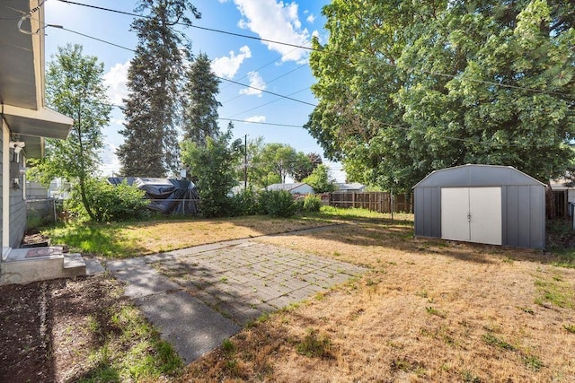 811 E Dalke Ave, Spokane, WA 99208 - view of yard featuring a patio