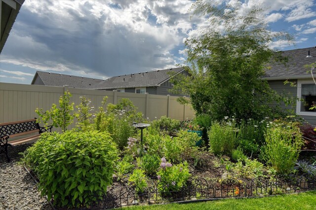 8202 W Quaking Rd, Spokane, WA 99224 - view of yard