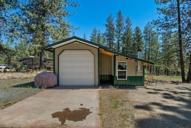 5 Crestview Rd, Kettle Falls, WA 99141 - detached garage featuring concrete driveway