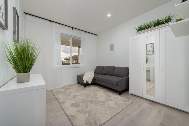 5125 N Ellie Ln, Spokane, WA 99217 - sitting room with light wood finished floors and recessed lighting