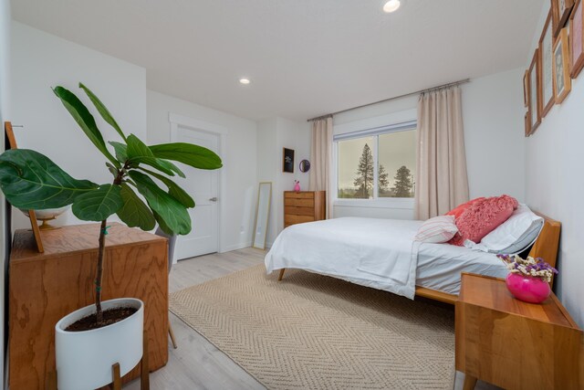 5125 N Ellie Ln, Spokane, WA 99217 - bedroom featuring light wood finished floors and recessed lighting