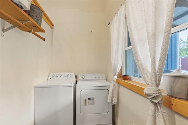2559F United Copper Mine Rd, Chewelah, WA 99109 - washroom with independent washer and dryer