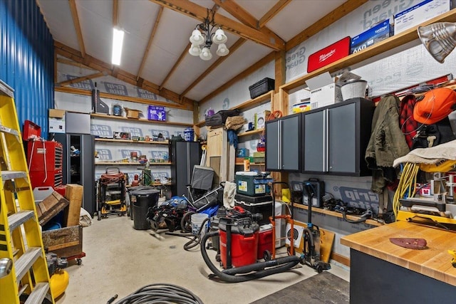 2559F United Copper Mine Rd, Chewelah, WA 99109 - view of garage