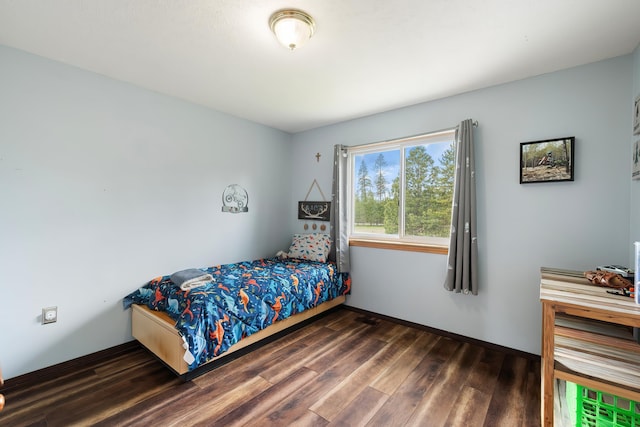 39810 N Hardesty Ln, Elk, WA 99009 - bedroom with wood finished floors and baseboards