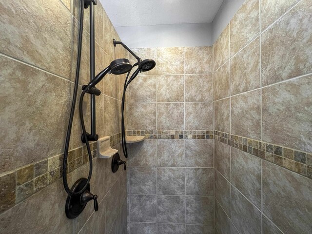 6595D Lois Way, Nine Mile Falls, WA 99026 - detailed view of a tile shower