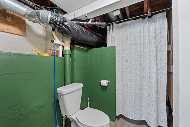 697 N Hofstetter St, Colville, WA 99114 - full bath with toilet and a shower with shower curtain