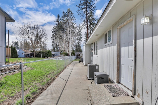 10104 E 13th Ave, Spokane Valley, WA 99206 - view of patio featuring central AC unit