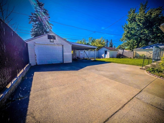 4015 N Ash St, Spokane, WA 99205 - garage featuring asphalt driveway and a garage