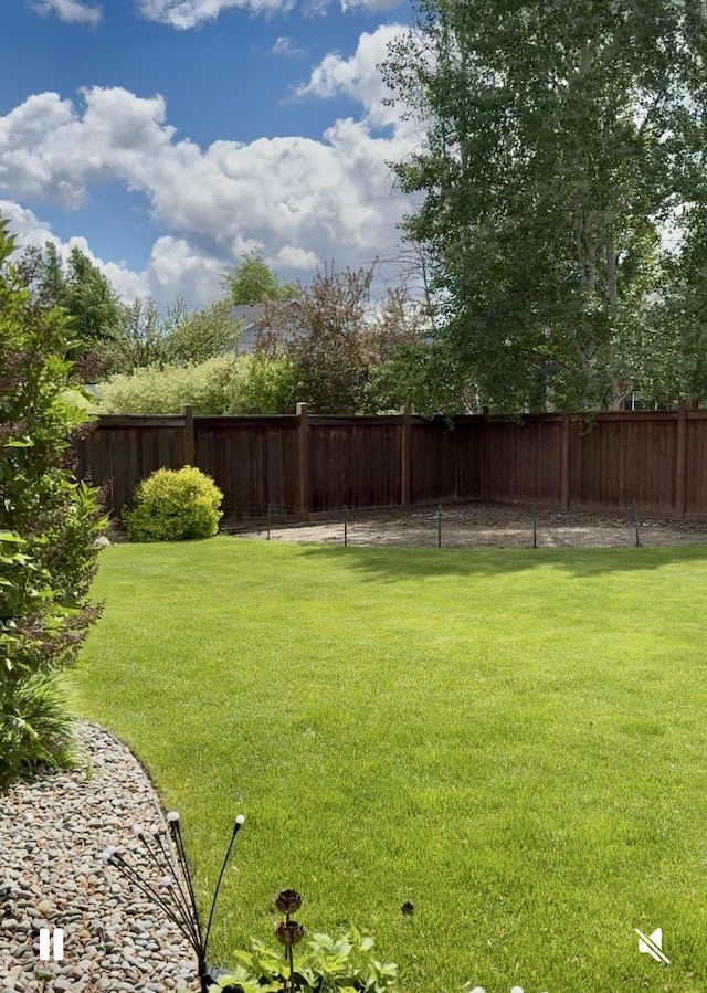 18306 E 9th Ave, Spokane Valley, WA 99016 - view of yard