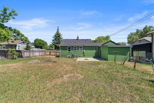 1403 N Farr Rd, Spokane, WA 99206 - view of yard with a patio