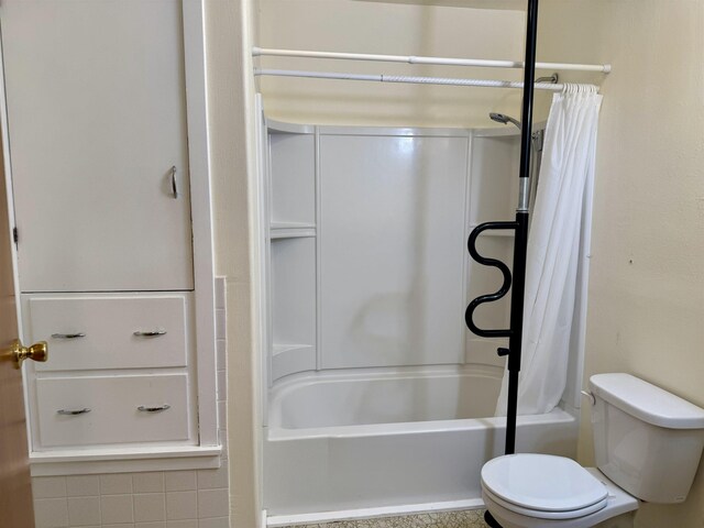 216 NW Cole Ave, Wilbur, WA 99185 - bathroom with shower / bath combination with curtain and toilet