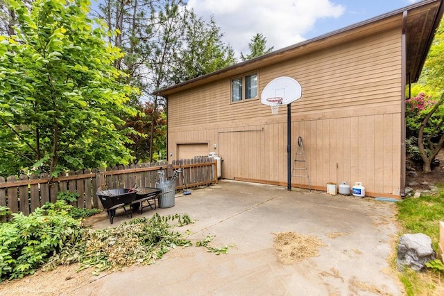 4012 S Terra Verde Dr, Veradale, WA 99037 - view of patio / terrace with an attached garage