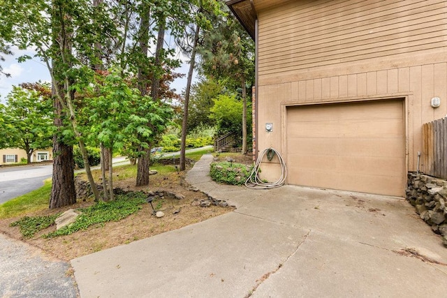 4012 S Terra Verde Dr, Veradale, WA 99037 - garage with concrete driveway