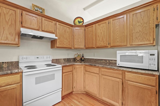 8115 E Sommerset Dr, Spokane, WA 99212 - kitchen featuring white appliances, under cabinet range hood, and light wood-type flooring
