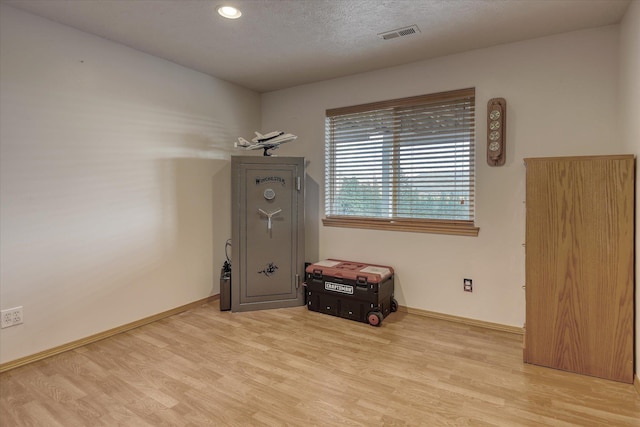 6930 N N Lynden Ln, Otis Orchards, WA 99027 - unfurnished room with light wood-style flooring, baseboards, and recessed lighting