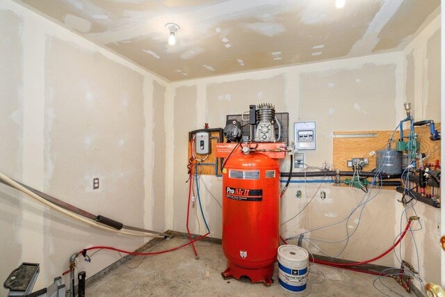 23823 E Garland Ave, Otis Orchards, WA 99027 - view of utility room